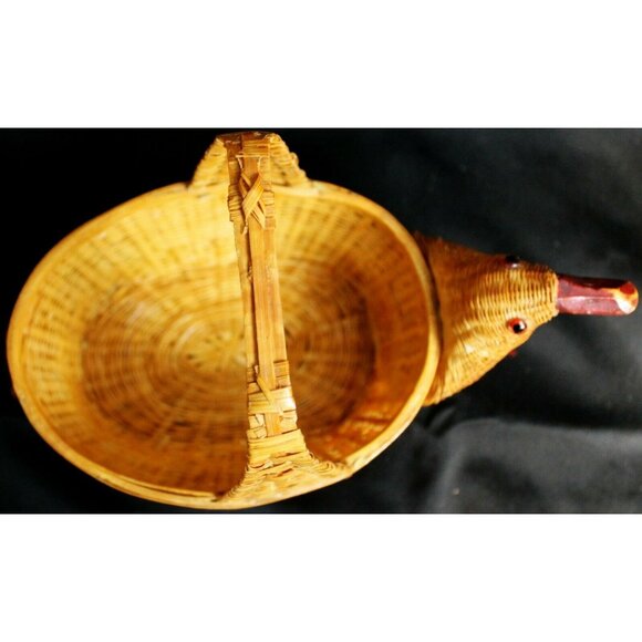 Vtg 1970s Natural Woven Small Duck Basket Tan Chicken Bird Country Farmhouse - Picture 9 of 12